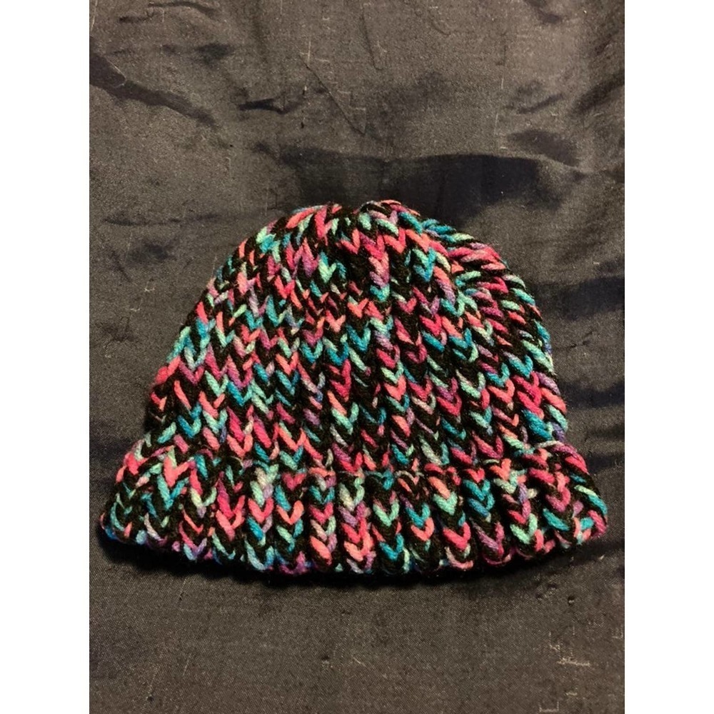 Handmade baby hats (bundle of 8) - Picture 5 of 9